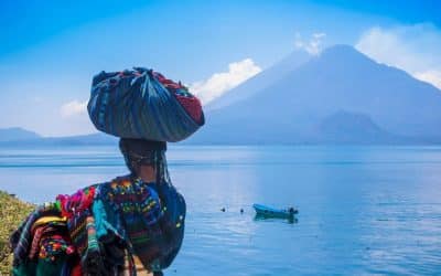 ATITLÁN, EL ESPEJO DE GUATEMALA. Una mirada más allá del paraíso.